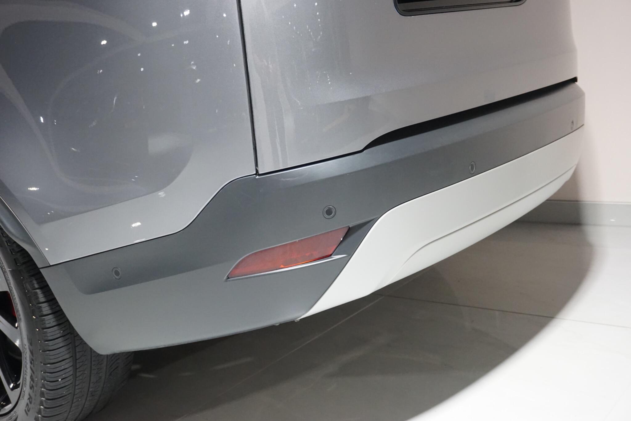 Land Rover Discovery 3.0 D300 MHEV SE SUV 5dr Diesel Auto 4WD Euro 6 (s/s) (300 ps)